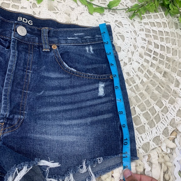 Urban Outfitters BDG Button Fly Distressed Shorts - Picture 9 of 11